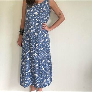 Vintage GAP linen floral maxi dress with nice back slit. Medium